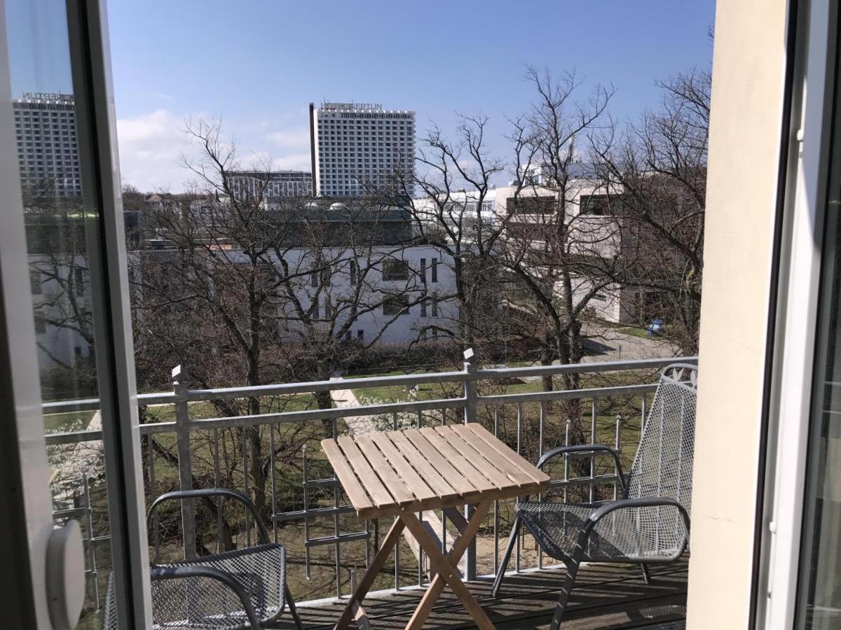 Appartamento Charlotte, Direkt Am Kurpark Rostock Esterno foto